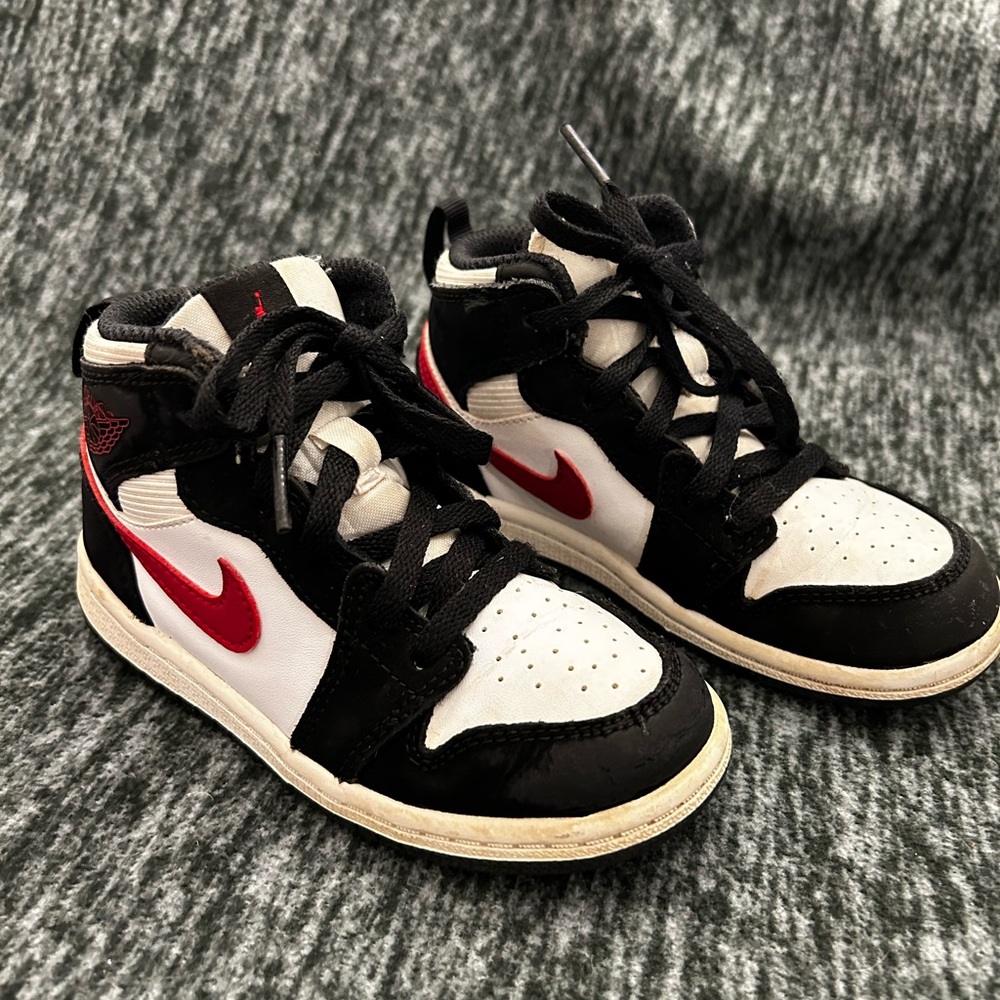 Nike Jordan 1 Retro High BG Kids Youth Black Red White